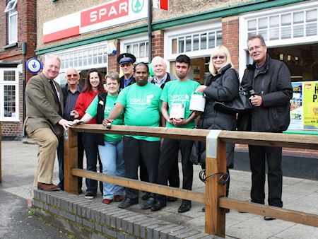 Mike Penning backs Kings Langley's entry in Village of the Year 2012 competition (Photo: Kings Langley Villager)
