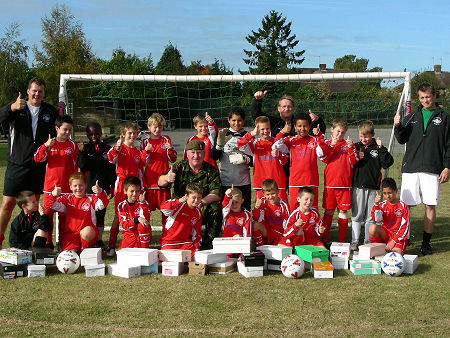 Mike Penning launches ‘Treats for our Troops’ with the Hemel Town Youth Football Club U10s